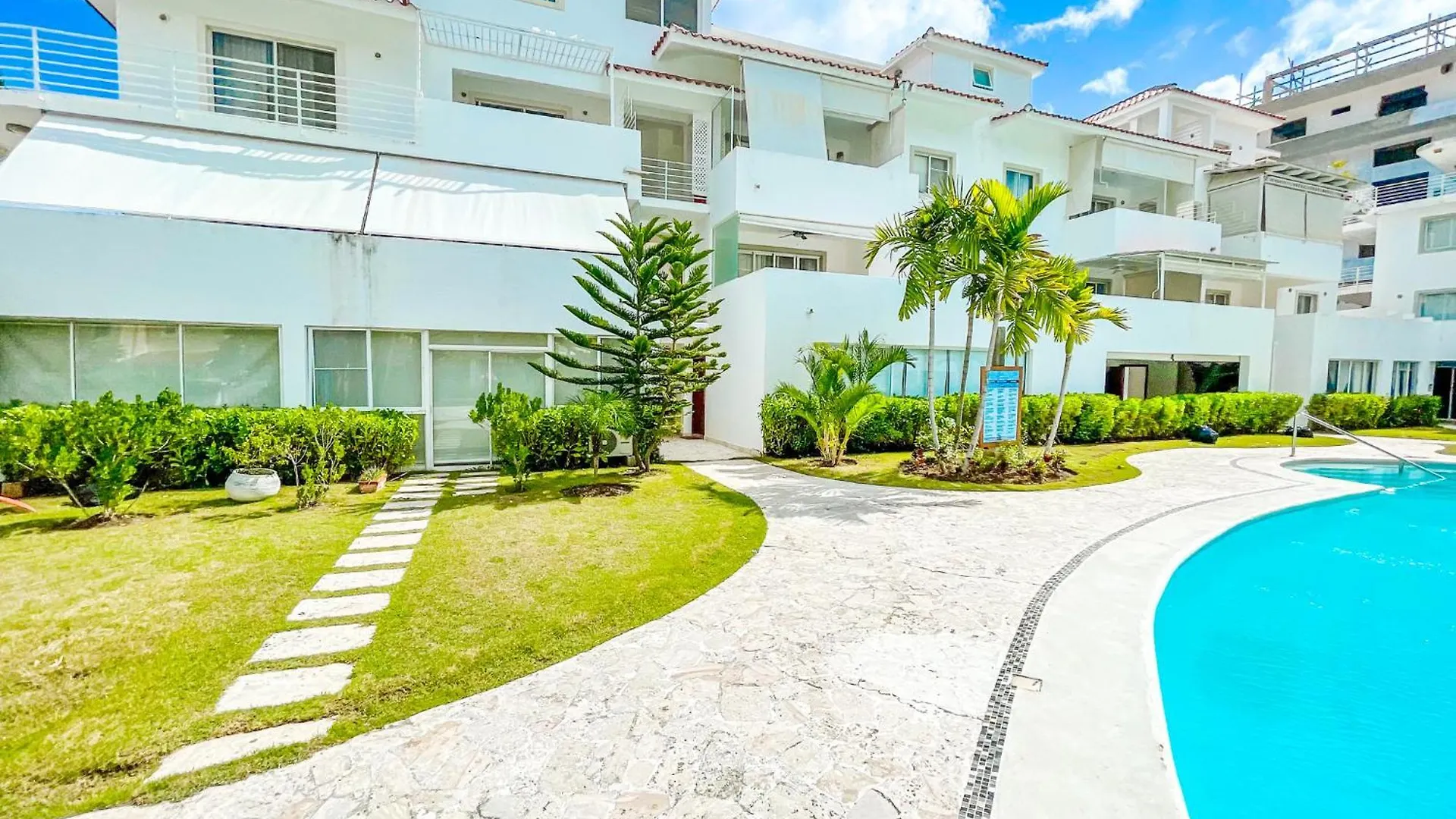 Resort Beach Condo-Hotel With Villas & Private Apartments Wifi Bbq Beach Club & Spa Punta Cana 5*,